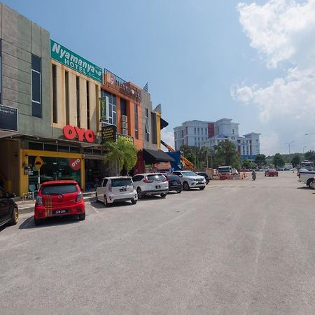 Oyo 89981 Nyamanya Hotel Kuantan Exterior photo